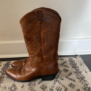 Brown cowgirl boots